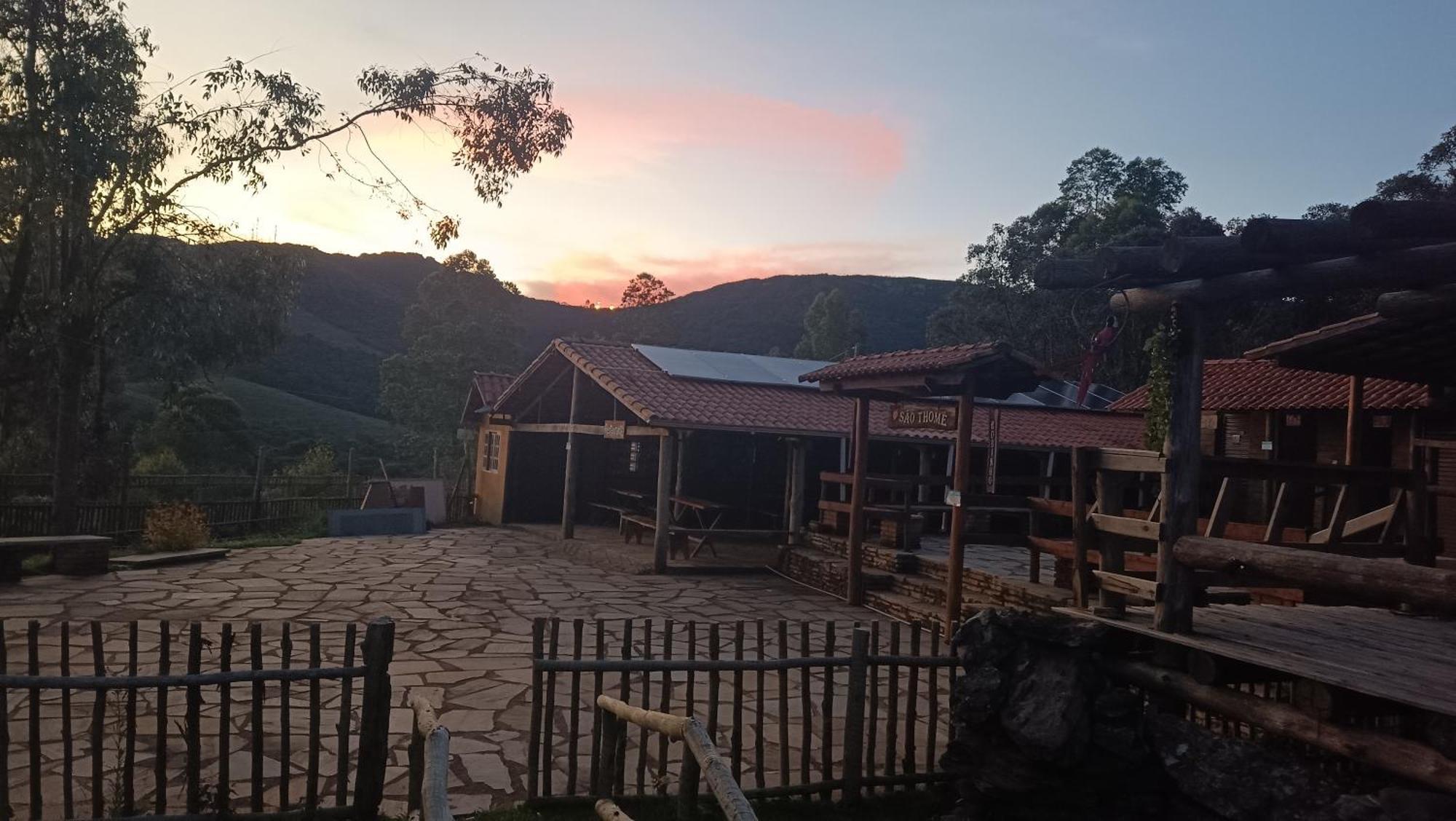 Chales E Camping Do Robinho 1 São Tomé das Letras Eksteriør bilde